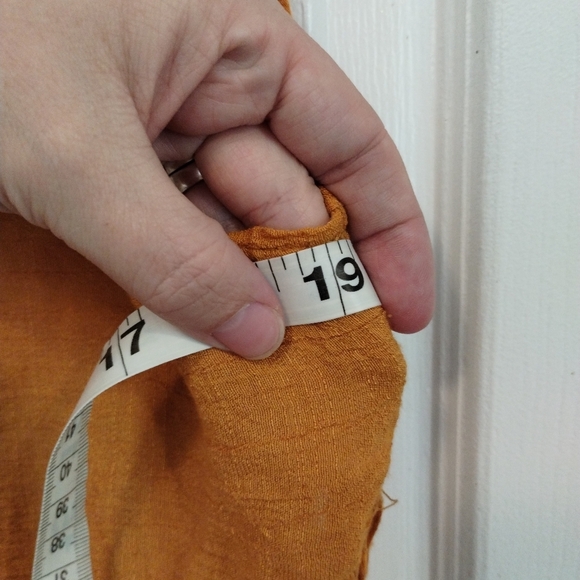 Vivid Importers mustard yellow boho sleeveless‎ V-Neck top - Picture 4 of 6